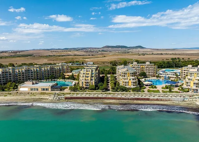 Отель Midia Family Ахелой