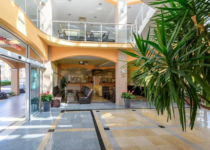 Отель Midia Family